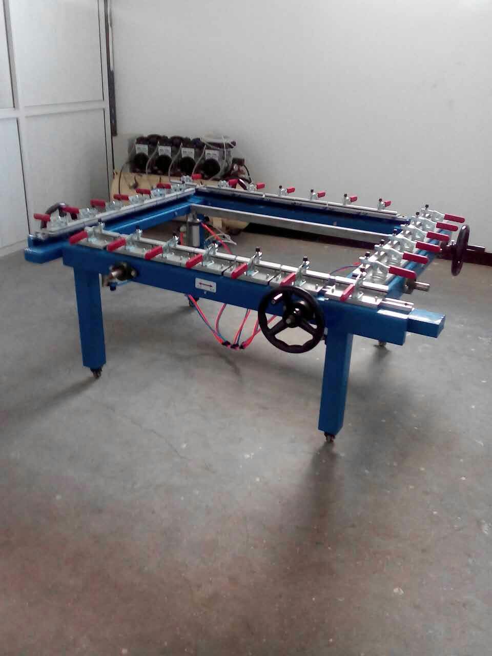 新型裝網(wǎng)機